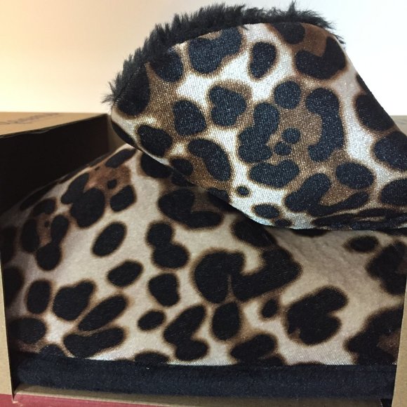 Dearfoams Slippers NIB Size XL Medium & Small Soft Leopard Print Slip On Comfort - Picture 2 of 9